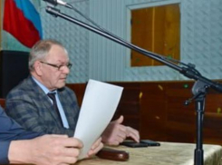 Глава Камышинского района Алексей Самсонов отчитается за работу своей администрации сначала перед депутатами, потом перед сельчанами