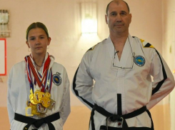 В Камышине чёрный пояс по тхэквондо теперь есть не только у парней, но и у девушки!