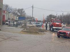 В Камышине на улице Рязано-Уральской сегодня, 13 ноября, случился пожар в автомобиле, но все обошлось
