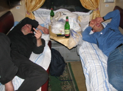 Пассажирка поезда «Саратов-Москва», которым часто ездят и камышане, рассказала, как в купе с верхней полки мочился сосед-путешественник