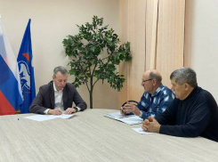 Депутат камышан в Госдуме Алексей Волоцков обозначил в общих чертах, по какому поводу принимал с жалобами камышинских дачников, и не только их