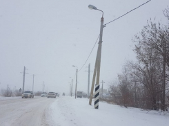 В Котельниковском районе Волгоградской области метель парализовала городские дороги, но на север к Камышину снежный шквал не продвинется