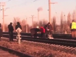 Поезд сбил насмерть 40-летнего мужчину, - «Блокнот Волгограда» (ВИДЕО)