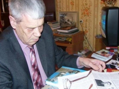 Сайт газеты администрации Камышина «Диалог» воспел главу Станислава Зинченко за бесплатный памятник журналисту Виктору Федоркову