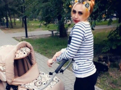 Изверг, а не мать: суд заключил под стражу 20-летнюю истязательницу, насмерть забившую своего четырехмесячного ребенка 