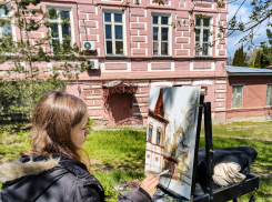 В Камышине юные художники вышли на пленэры