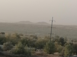 Мощная пыльная буря завихрилась в Волгоградской области и движется в сторону Камышина