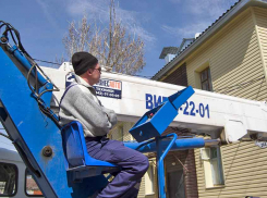 В Камышине восстанавливают крыши, поврежденные шквалом