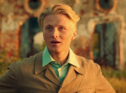 На первом канале идет показ фильма в котором снялся актер из Камышина  Вячеслав Чепурченко 