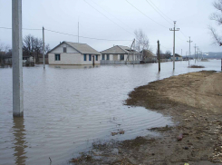 Перед паводком: Иловля в Камышинском районе пока спит, но...