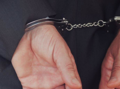 Камышинский городской суд заключил под стражу насильника с автомойки, набросившегося в секс-угаре на продавщицу кафе прямо на ее рабочем месте