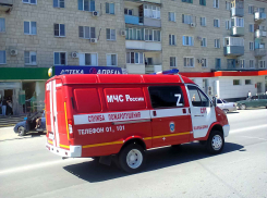 В Камышине вспыхнули вещи в комнате в старой трехэтажке