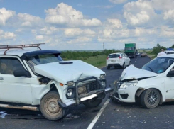 72-летний пенсионер за рулем растерялся на дороге и уложил в больницу вместе с собой еще троих путешественников