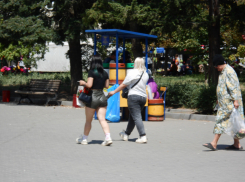 В Камышине несовершеннолетняя девица лихо пополнила с чужого телефона свою банковскую карту почти на 60 тысяч