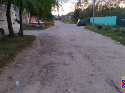 В Камышине молодые мужчины заспорили у бара, и один из них стал стрелять из  «травмата»