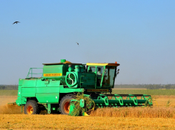 Изуродованное тело фермера нашли в бункере комбайна под Дубовкой Волгоградской области