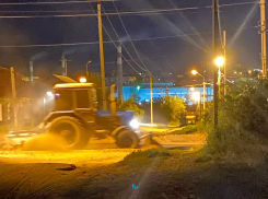 Камышане разместили в соцсетях фото с ремонта дороги на улице Кубанской и считают, что работы ведутся некачественно