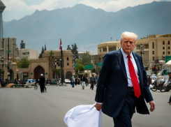 «Иран раздавлен, ворота в Тегеран открыты»: Трамп в пятый раз за месяц объявил о победе, иранцы предложили прийти и получить по зубам