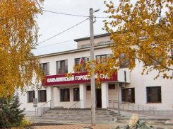 В Камышине смелые женщины отбили у грабителя бутылку виски с риском для здоровья