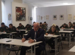 Председатель Камышинской городской думы Владимир Пономарев «щелкает» всероссийские диктанты один за другим!