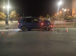 В Камышине у памятника Маресьеву произошли два ДТП из-за лихих «гонщицы» и «гонщика»