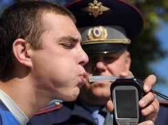 Военнослужащий оштрафован на крупную сумму и лишен водительских прав за пьяную езду по центру Камышина