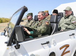 По какому маршруту губернатор Андрей Бочаров проехал за рулем «УАЗа» с буквой «Z»
