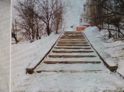 Администрация Камышина доложила, что она организовала качественную расчистку от снега дворов и уличных лестниц