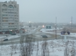 В Камышине началась метель, дороги пока не занесло