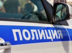Недалеко от трассы Камышин - Волгоград молодой водитель с девушкой в полночь врезались в столб, оба в больнице