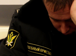 В Камышине возбуждено уголовное дело в отношении нетрезвого негодяя, избившего судебного пристава до госпитализации