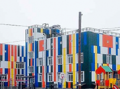 В Камышине и в выходные строители работают на новом детсаде - губернатор поставил задачу сдать объект 31 марта