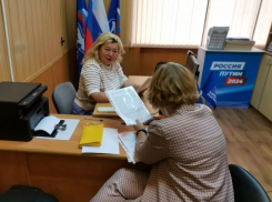 Камышане пошли к депутатам за помощью по заброшенному скверу стеклотарного завода, что дальше - неизвестно