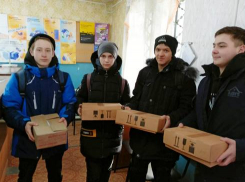 В сельской школе в глубинке Камышинского района собрали и отправили солдатам-землякам посылки к Дню защитника Отечества