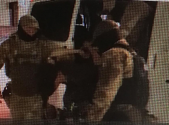 В Волгограде полицейские пресекли деятельность группировки, которая специализировалась на хищении денег пенсионеров путем обмана