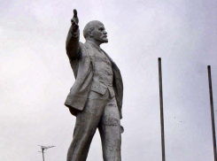 На сайте администрации Станислава Зинченко появился длинный список домов, где отключат свет 27 мая