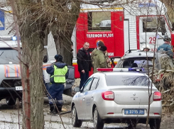 В Камышине на улице Текстильной произошло ДТП, собравшее все экстренные службы