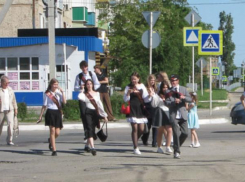 Станислав Зинченко объявил, что назначил стипендии главы города пятерым старшеклассникам, но размер стипендий засекретили