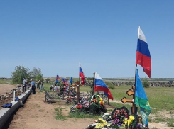 После критики «Блокнотом Камышина» неблагоустроенного квартала кладбища с могилами погибших на Украине бойцов здесь наметились перемены