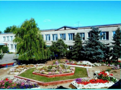Администрация Камышинского района и Петроввальский интернат для умственно отсталых детей попали в скандал с криминальным опекуном из Дагестана