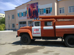 В Камышине на улице Революционной сгорела хозпостройка, никто не пострадал