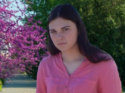 Полицейским удалось найти в Волгограде исчезнувшую из Камышинского детдома 13-летнюю школьницу Алину, отправившуюся на могилу к маме