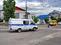 В Камышине оперуполномоченные уголовного розыска задержали подозреваемого в уличном грабеже