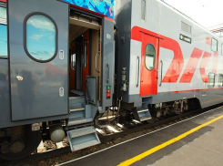 10 пассажирских поездов, которыми ездят и камышане, простояли четыре часа под Абганерово