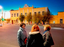 «Ее нигде нет»: жители Волгоградской области устроили охоту на вакцину «Спутник Лайт» 