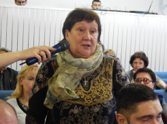 В Камышине прописали такие «умные счетчики» на уличных фонарях, что стало совсем темно