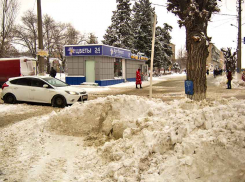 Сегодня коммунальщики весь день расчищали в Камышине снег