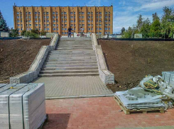 Камышане в соцсетях критикуют проектантов новой набережной за отсутствие пандусов