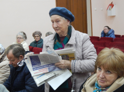 Вопрос о тротуаре у горбольницы №1 Камышина городские власти положили в «долгий ящик»