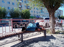 В Камышине любители сладкого сна у «Победы» не желают сдавать свои спальные места! - камышанин